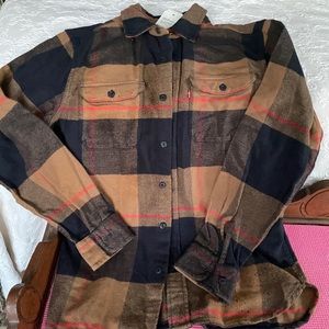 NWT Levi’s Adorable cuddly Plaid shirt